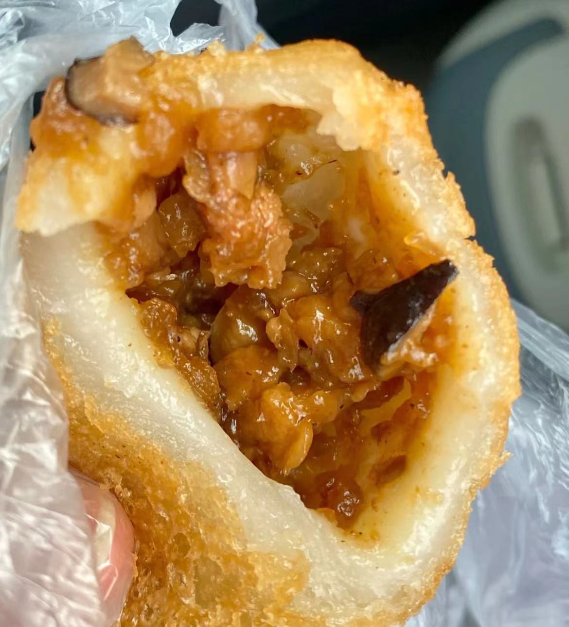 鹹水角(未炸)Deep Fried Minced Meat Dumpling
